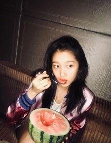 娱乐吃瓜酱去医院尴尬,尴尬场面引网友热议