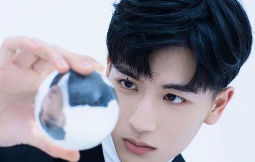 张凌赫来娱乐圈吃瓜